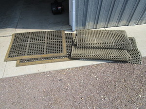 lot 90 image: Anti Fatigue Mats