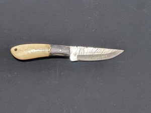 Custom Damascus Steel Blade Knife