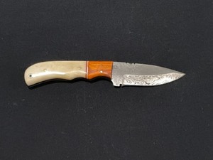 Custom Damascus Steel Blade Knife