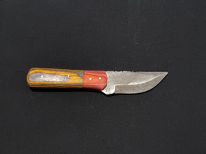 Custom Damascus Steel Blade Knife
