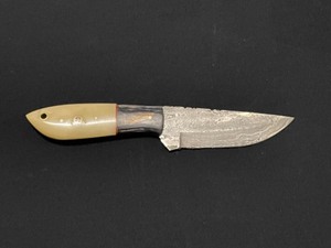 Custom Damascus Steel Blade Knife