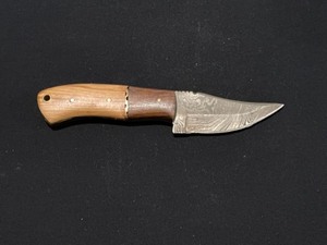 Custom Damascus Steel Blade Knife