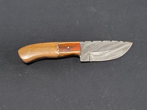 Custom Damascus Steel Blade Knife