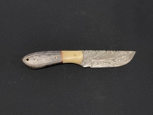 Custom Damascus Steel Blade Knife