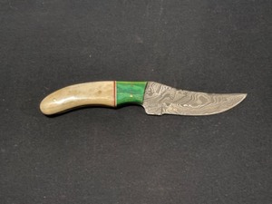 Custom Damascus Steel Blade Knife