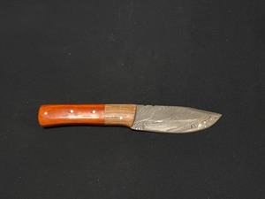 Custom Damascus Steel Blade Knife