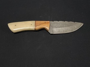 Custom Damascus Steel Blade Knife