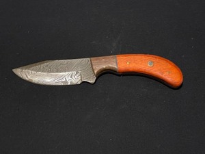 Custom Damascus Steel Blade Knife