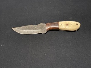 Custom Damascus Steel Blade Knife