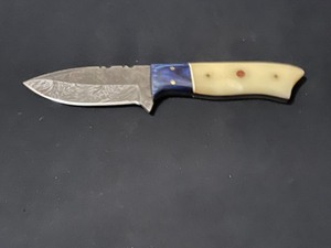 Custom Damascus Steel Blade Knife