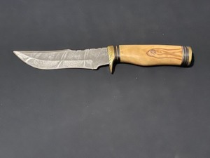 Custom Damascus Steel Blade Hunting Knife