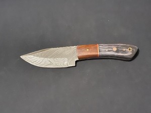Custom Damascus Steel Blade Knife