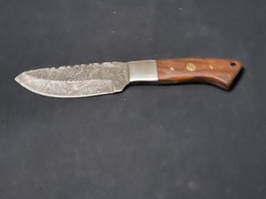 Custom Damascus Steel Blade Knife