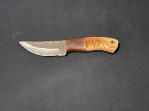 Custom Damascus Steel Blade Knife
