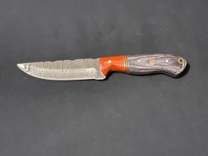 Custom Damascus Steel Blade Knife