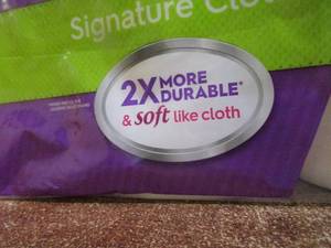 lot 12 image: Viva Choose-A-Size Towels