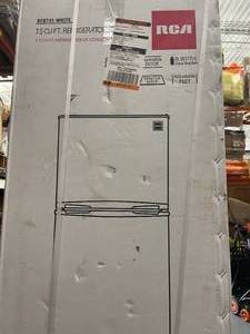 RCA 7.5 cu. ft. Mini Refrigerator in White new