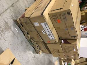 Lot of 6 of Assorted Kitchen Sinks Not checked Various Models and Conditions Customer Returns See Pictures