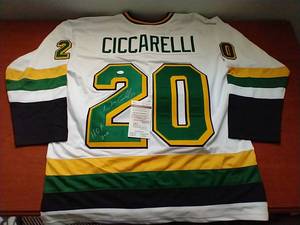 Dino Ciccarelli Signed Jersey wCOA