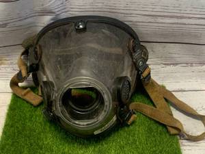 lot 12 image: Scott AV-2000 Firefighter SCBA Mask