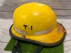 lot 16 image: Authentic Vintage Fire Fighter Helmet