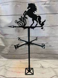 lot 21 image: Metal Horse Weathervane 23 Tall