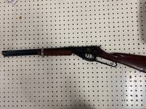 lot 34 image: Vintage Daisy Model 94 BB Gun Working Condition