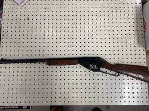 lot 36 image: Rare Vintage Daisy 136 BB Gun