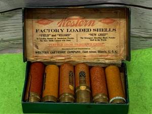 lot 45 image: Western Salesman Sample Antique Shotgun Shells