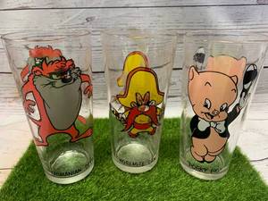 lot 85 image: Lot of 3 Pepsi Looney Tune Glasses From 1973