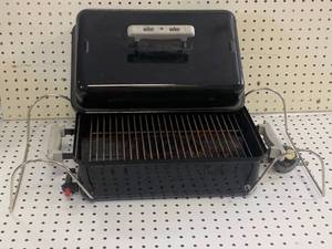 lot 91 image: Weber Propane Barbecue Grill