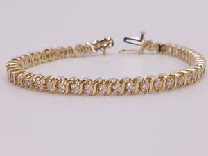 lot 13 image: 2.00 Carat Diamond S Link Estate Bracelet in 14k Yellow Gold