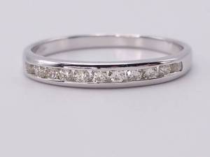 lot 21 image: Beautiful 14 Carat Band  Stacking Estate Ring in 14k White Gold
