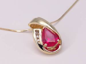lot 26 image: 1.41 Carat Pear Shaped Tourmaline and Diamond Estate Necklace in 14k Yellow Gold