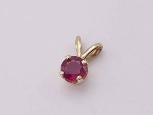 lot 47 image: Natural Ruby Rosy Red Solitaire Pendant in 14k Yellow Gold