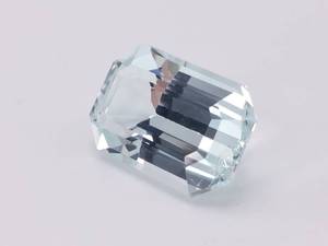 lot 14B image: 4.96 Carat Natural Aquamarine Gemstone