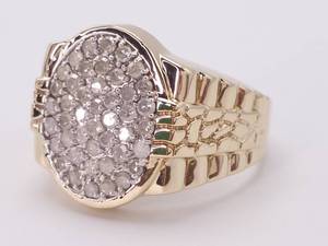 lot 32 image: Impressive 1.00 Carat Rolex Style Diamond Cluster Yellow Gold Estate Ring