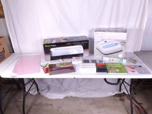 lot 3 image: Large Lot of NEW Cricut Machines and Accessories