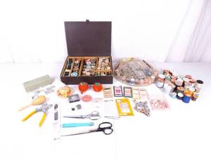 lot 5 image: Lot of Sewing Accessories