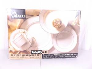 lot 14 image: NEW in Box Gibson 20 Piece Dinnerware Set