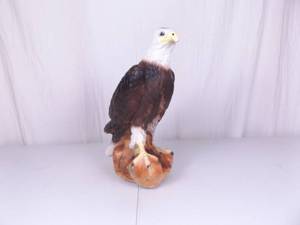 lot 16 image: Large 14.5 Painted CONCRETE Eagle Garden Statue