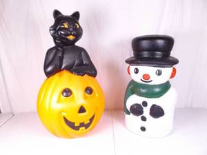 lot 24 image: 2 Large CatPumpkin and Snowman Blow Mold Lighted Lawn Ornaments
