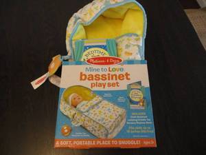 Melissa and Doug Bassinet travel play