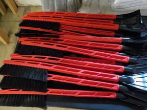 16 Heavy Duty Snow and Ice Scrapper...