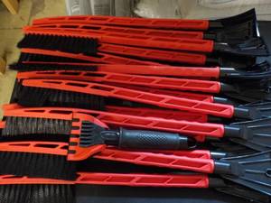 16 Heavy Duty Snow and Ice Scrapper...