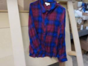 2 each  size Womens M, L, XL, 1 X...