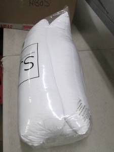 lot 18 image: set of 2 pillows 20 in x 28 in...