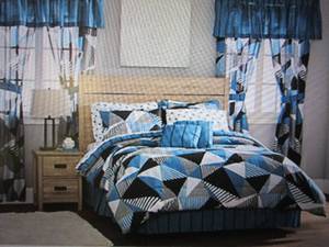 lot 28 image: headliner 20pc bedroom set queen op...