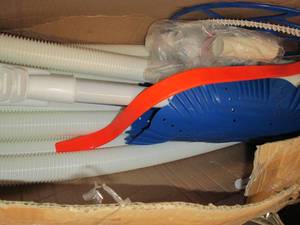 lot 30 image: Ig Suction pool cleaner ...