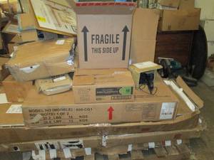 lot 33 image: pallet of misc that needs work ...